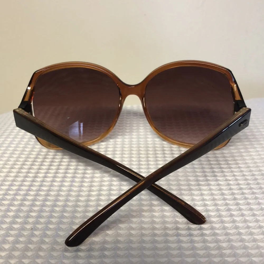 RELIC Sunglasses Brown Frames, Floral Temples, Cutout Lenses, Gold Detail - Picture 6 of 13